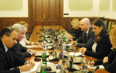6. mart 2018. Predsednica i članovi Poslaničke grupe prijateljstva sa Alžirom u razgovoru sa ambasadorom Alžira u Srbiji